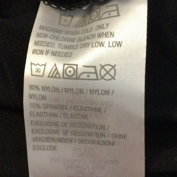 1X Susan Graver Smoothing Essentials black lace V-neck tank - Picture 14 of 14